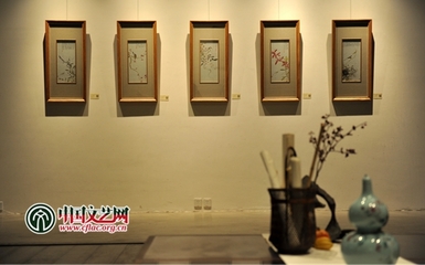 中国文艺网-“此坐”之雅--观王有刚绘画展